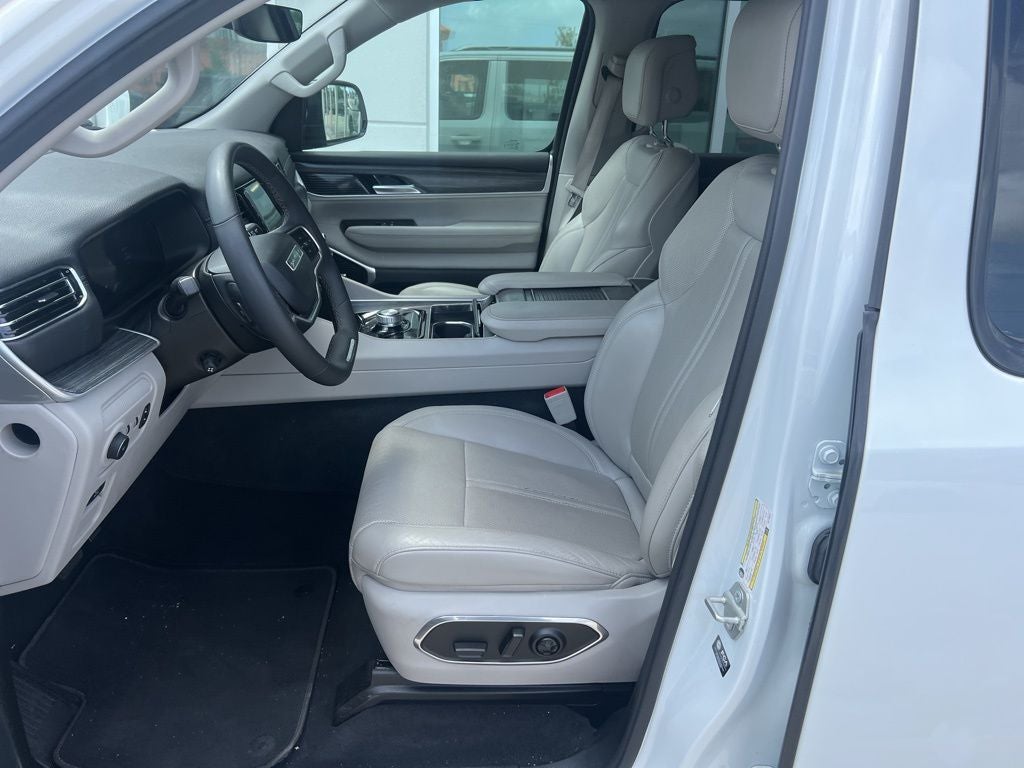 2024 Jeep Wagoneer Series II 4x2