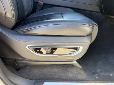 2023 Jeep Grand Wagoneer Base