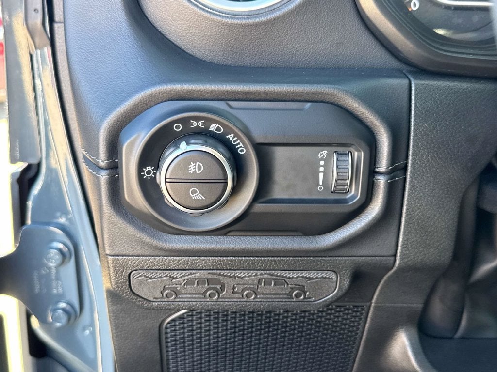 2025 Jeep Gladiator High Tide