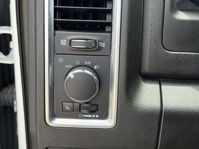 2024 RAM 1500 Classic SLT Quad Cab 4x2 6'4' Box