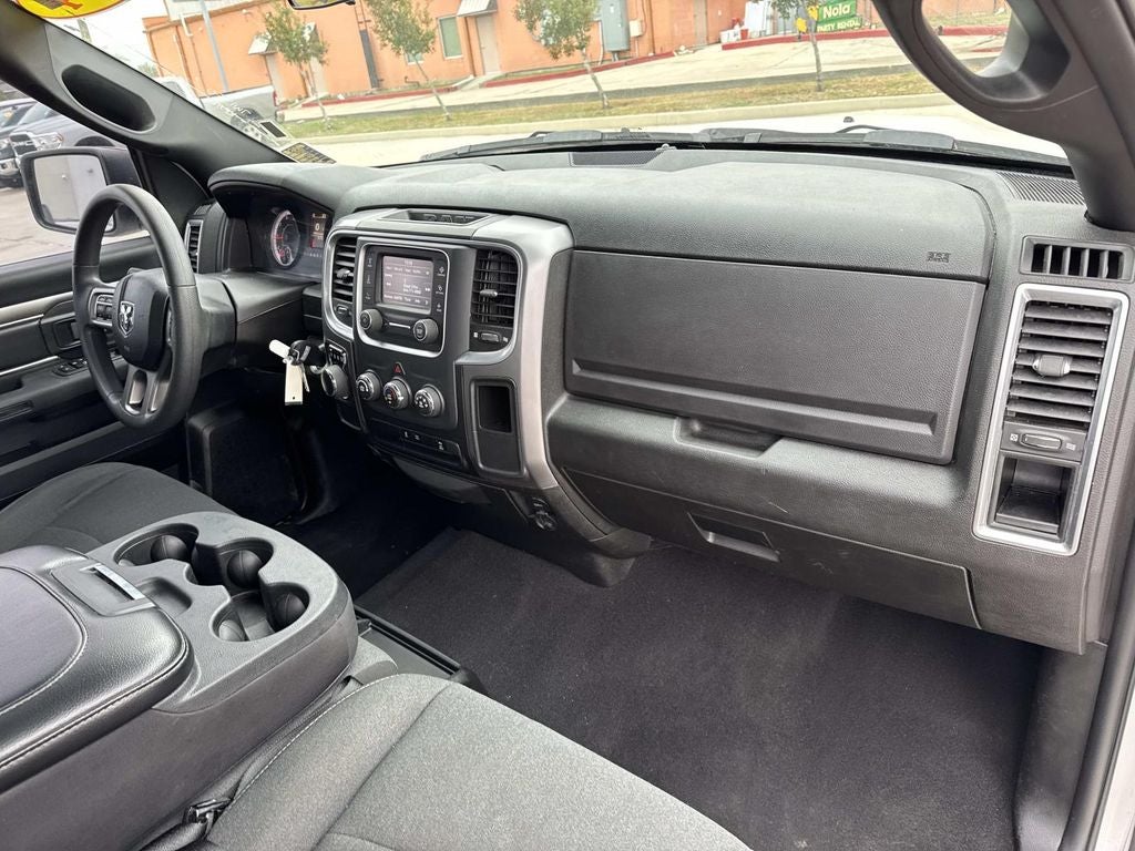 2024 RAM 1500 Classic Warlock Crew Cab 4x2 5'7' Box