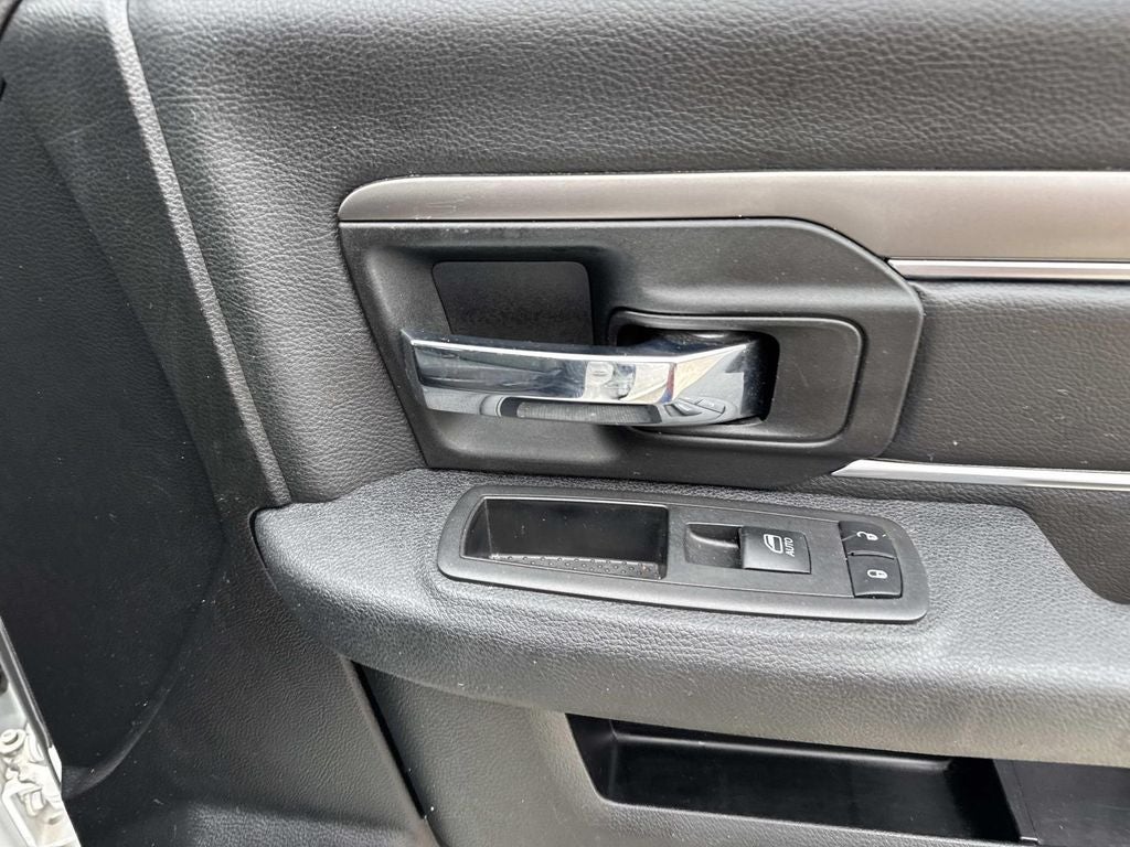 2024 RAM 1500 Classic Warlock Crew Cab 4x2 5'7' Box