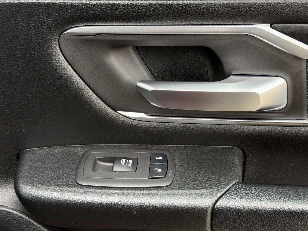 2019 RAM 1500 Big Horn/Lone Star Crew Cab 4x2 5'7' Box