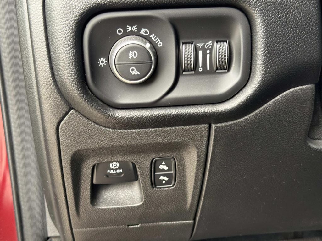 2019 RAM 1500 Big Horn/Lone Star Crew Cab 4x2 5'7' Box