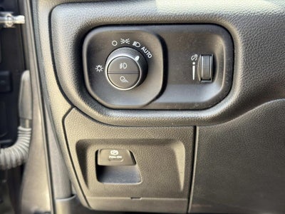 2022 RAM 1500 Big Horn Crew Cab 4x4 5'7' Box