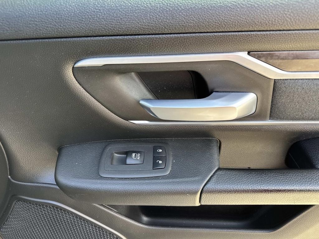 2022 RAM 1500 Big Horn Crew Cab 4x4 6'4' Box