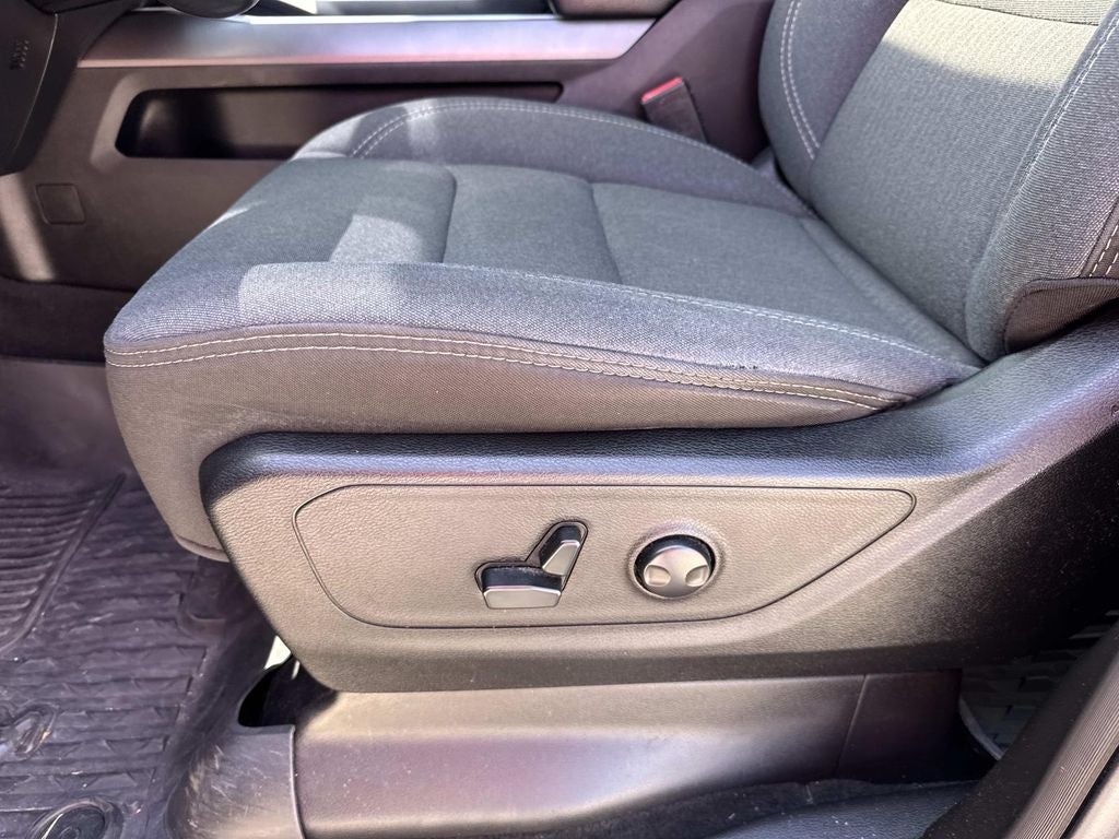 2022 RAM 1500 Big Horn Crew Cab 4x4 6'4' Box