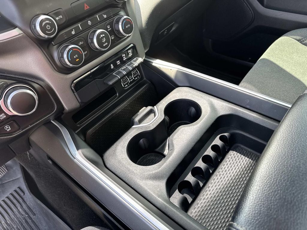 2022 RAM 1500 Big Horn Crew Cab 4x4 6'4' Box