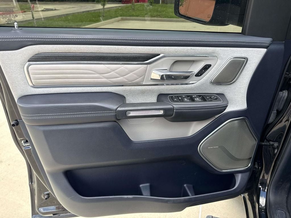 2022 RAM 1500 Limited Crew Cab 4x4 5'7' Box