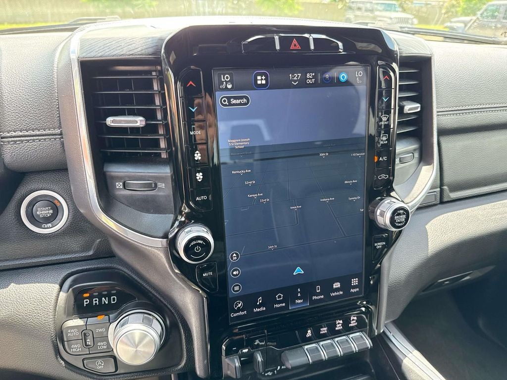 2023 RAM 1500 Laramie Crew Cab 4x4 5'7' Box