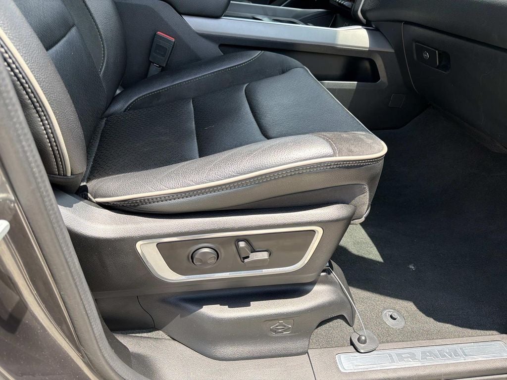 2022 RAM 1500 Laramie Crew Cab 4x4 6'4' Box