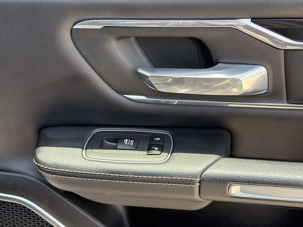 2022 RAM 1500 Laramie Crew Cab 4x4 6'4' Box