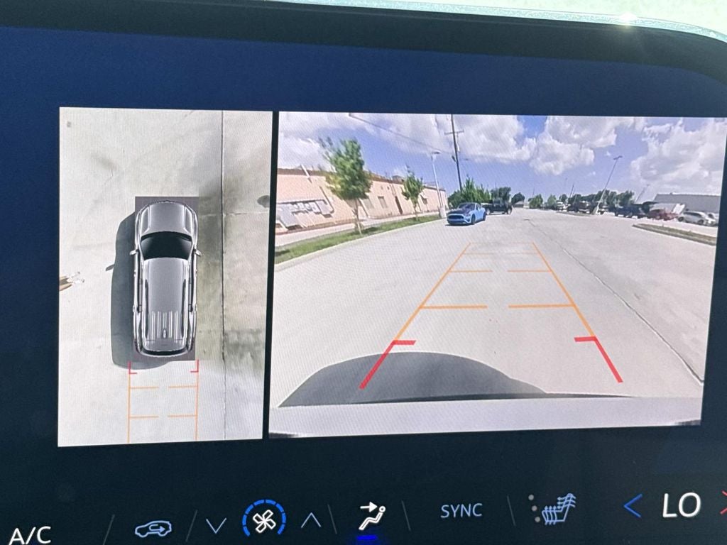 2024 Chevrolet Traverse FWD LT