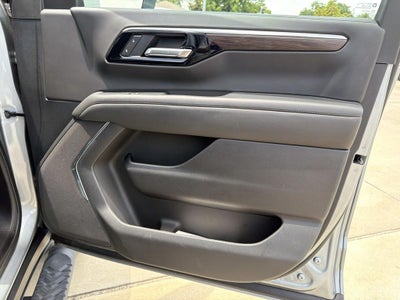 2025 Chevrolet Suburban 4WD Z71