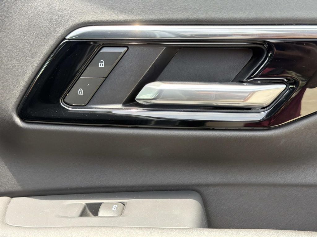 2025 Chevrolet Suburban 4WD Z71