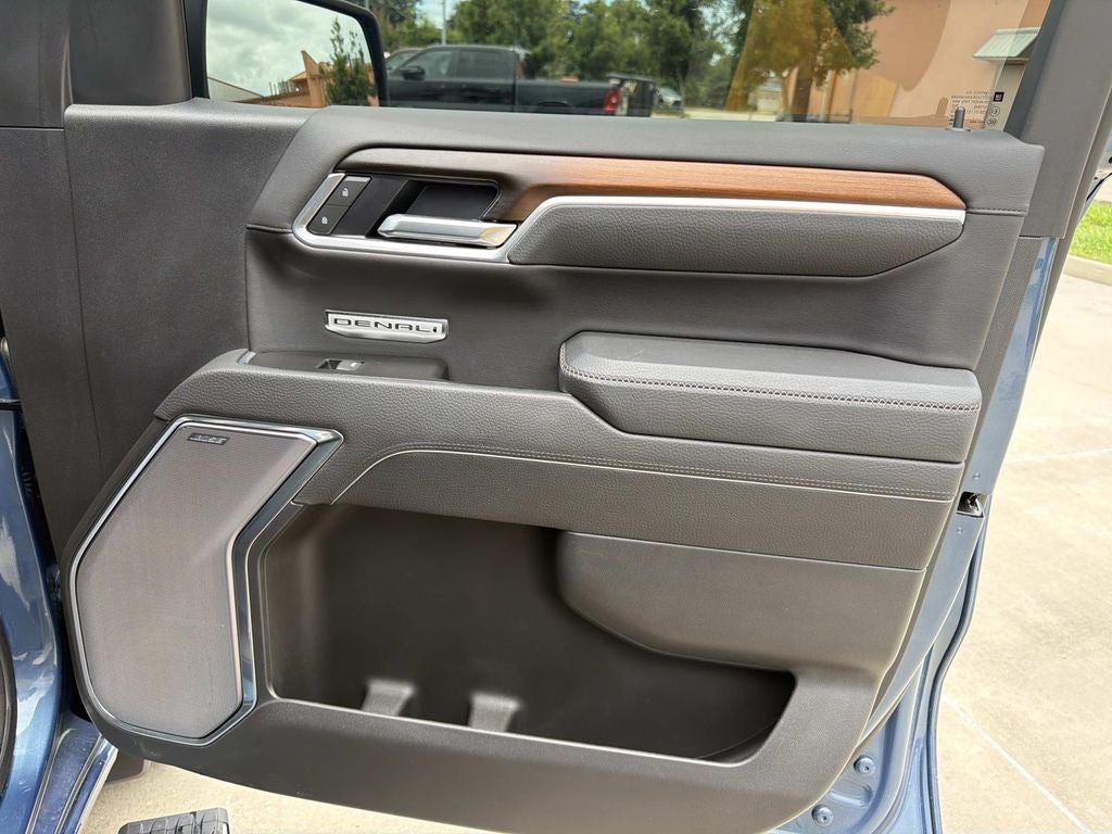 2025 GMC Sierra 1500 2WD Crew Cab Short Box Denali