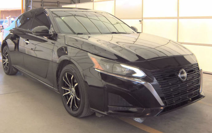 2023 Nissan Altima SL FWD