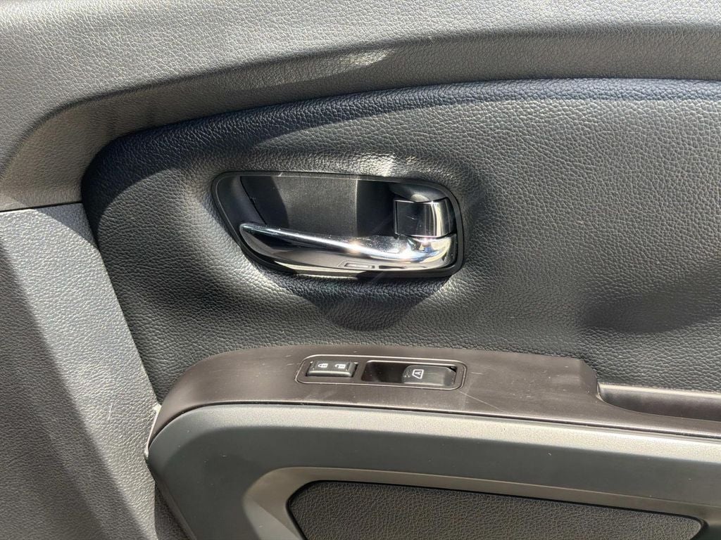 2019 Nissan TITAN SV