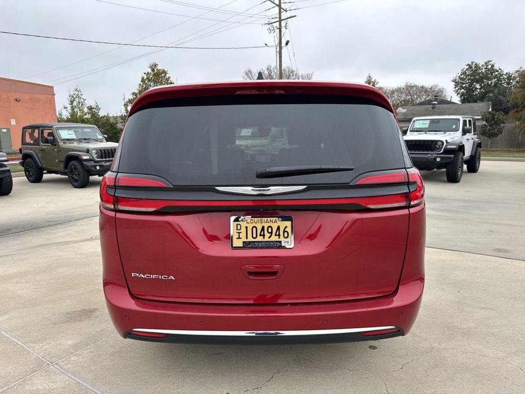 2024 Chrysler Pacifica Touring L