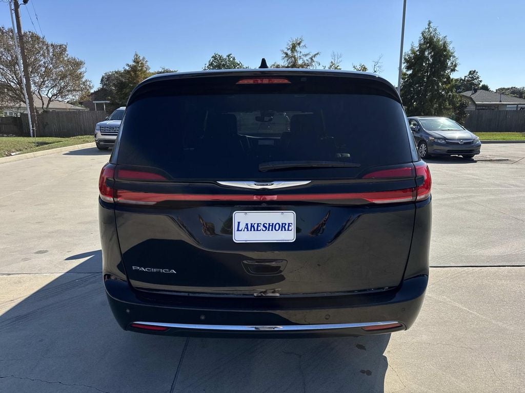 2025 Chrysler Pacifica Select