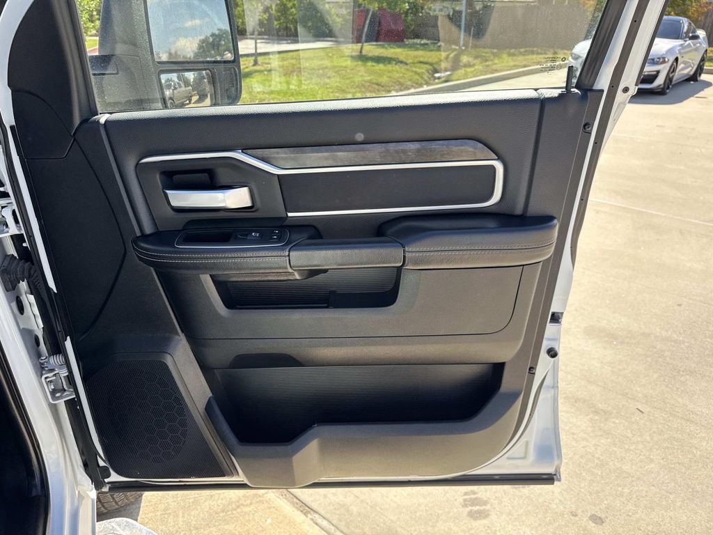 2024 RAM Ram 3500 Big Horn Crew Cab 4x4 8' Box