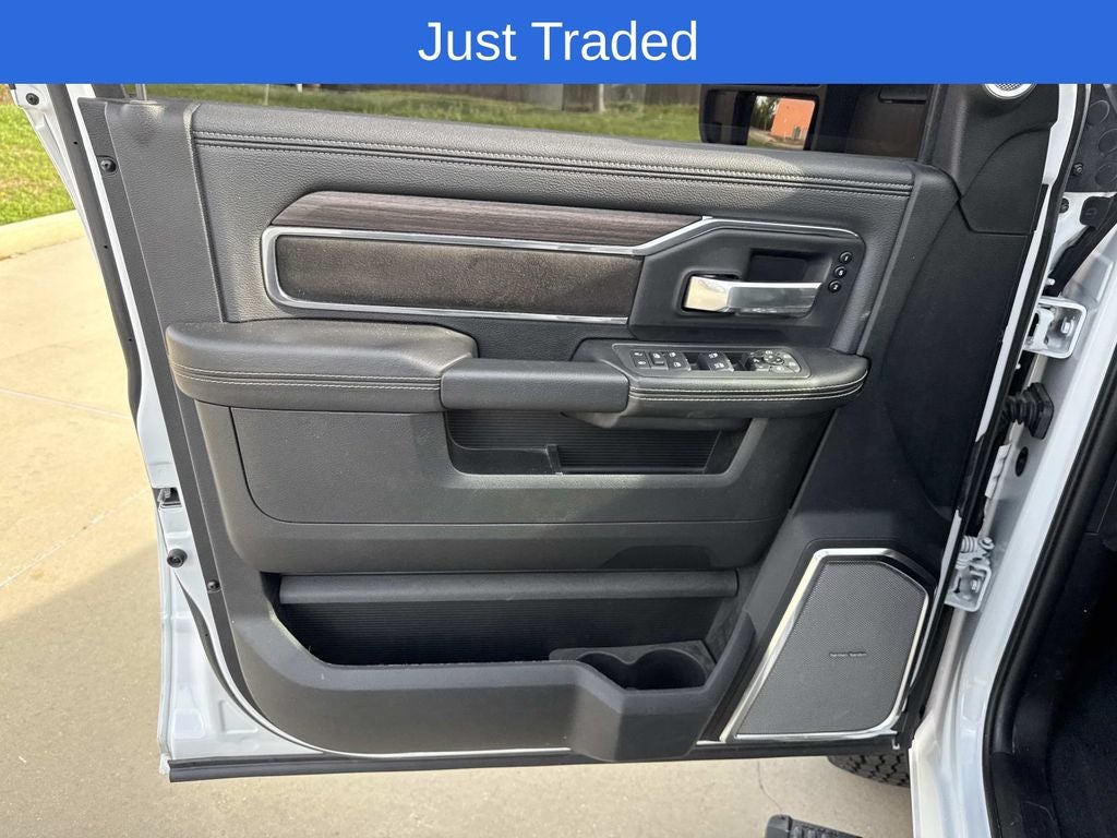 2025 RAM Ram 3500 Laramie Mega Cab 4x4 6'4' Box