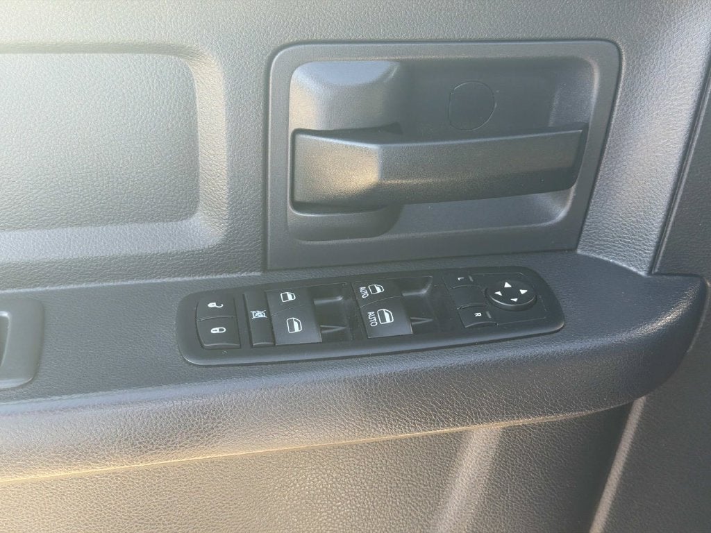 2012 RAM 2500 ST SERVICE BODY