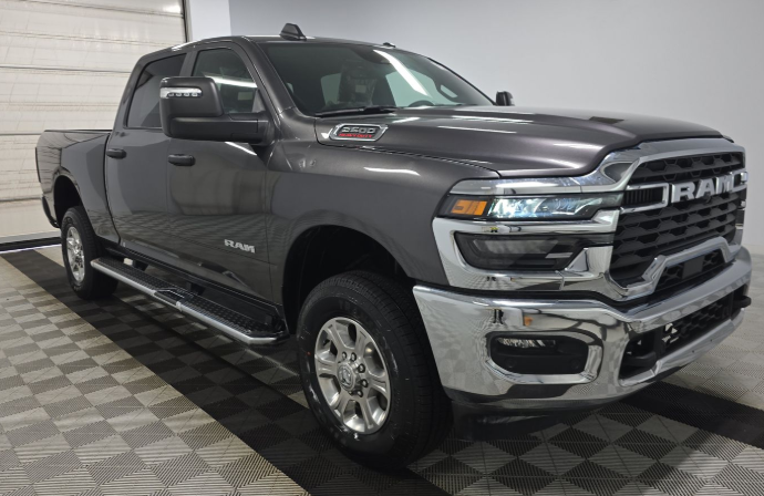 2025 RAM Ram 2500 Big Horn Crew Cab 4x4 6'4' Box