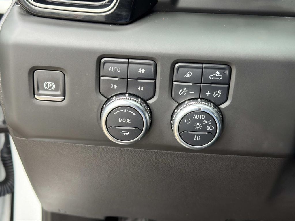 2025 GMC Sierra 1500 AT4