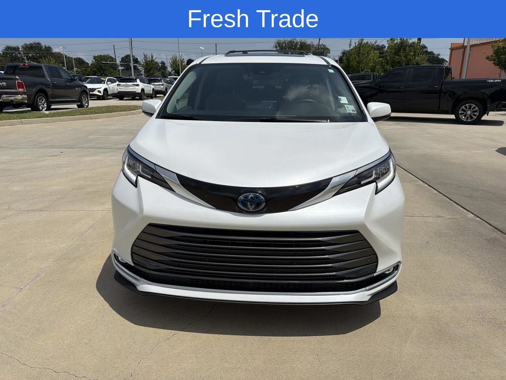 2023 Toyota Sienna Limited 7 Passenger