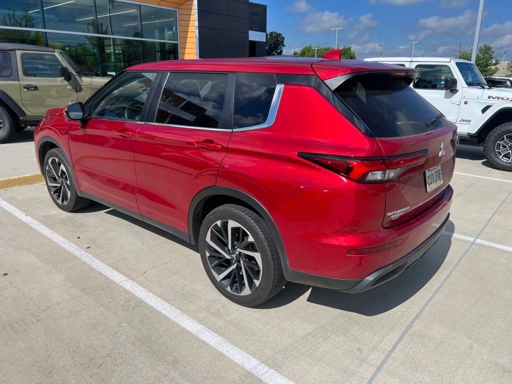 2022 Mitsubishi Outlander ES