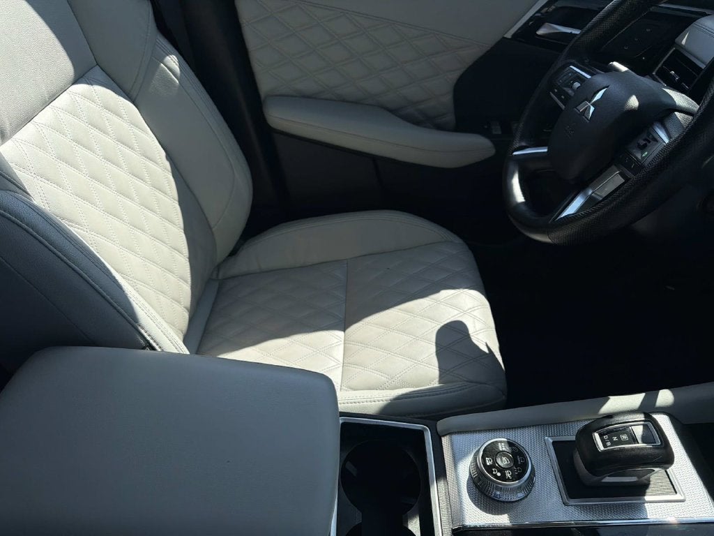 2024 Mitsubishi Outlander PHEV SEL