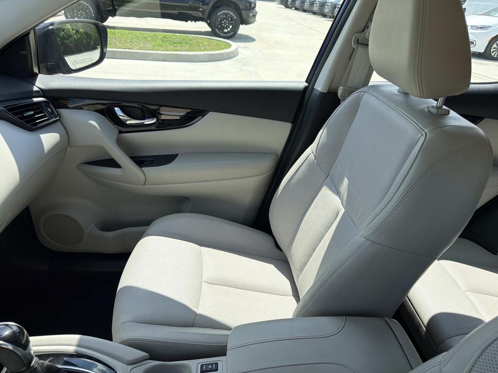 2022 Nissan Rogue Sport SL FWD Xtronic CVT
