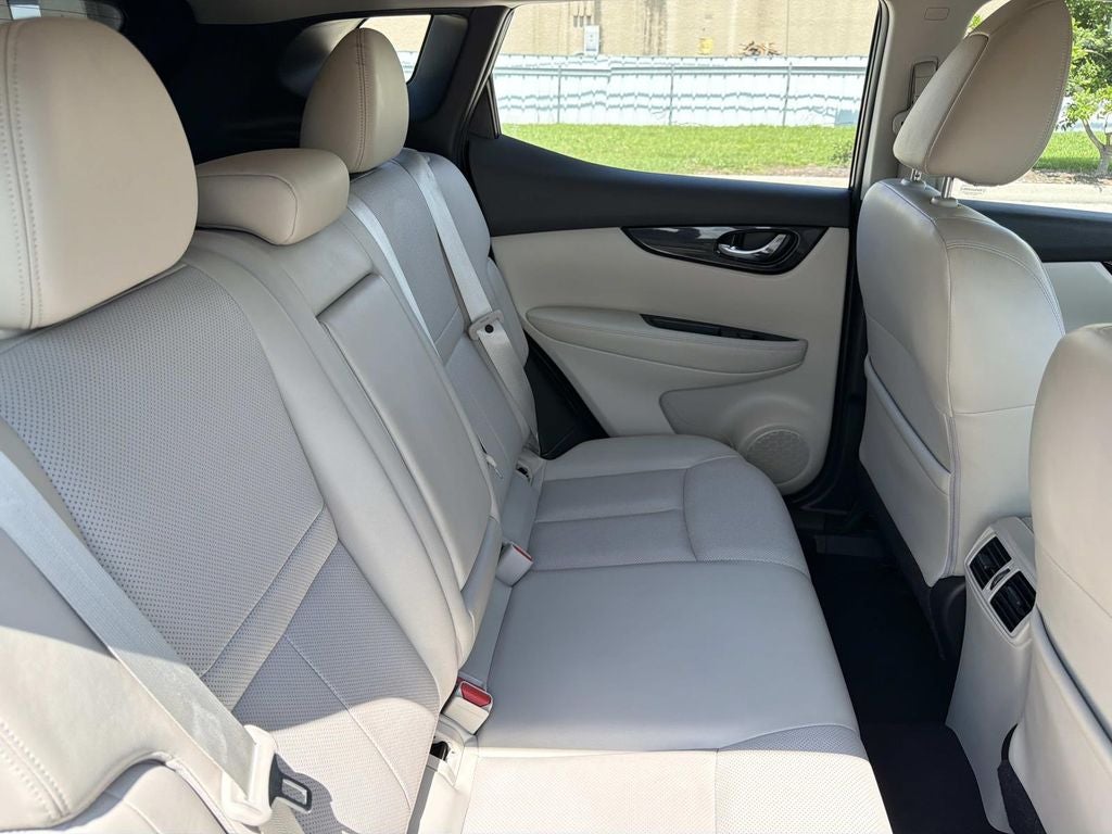 2022 Nissan Rogue Sport SL FWD Xtronic CVT