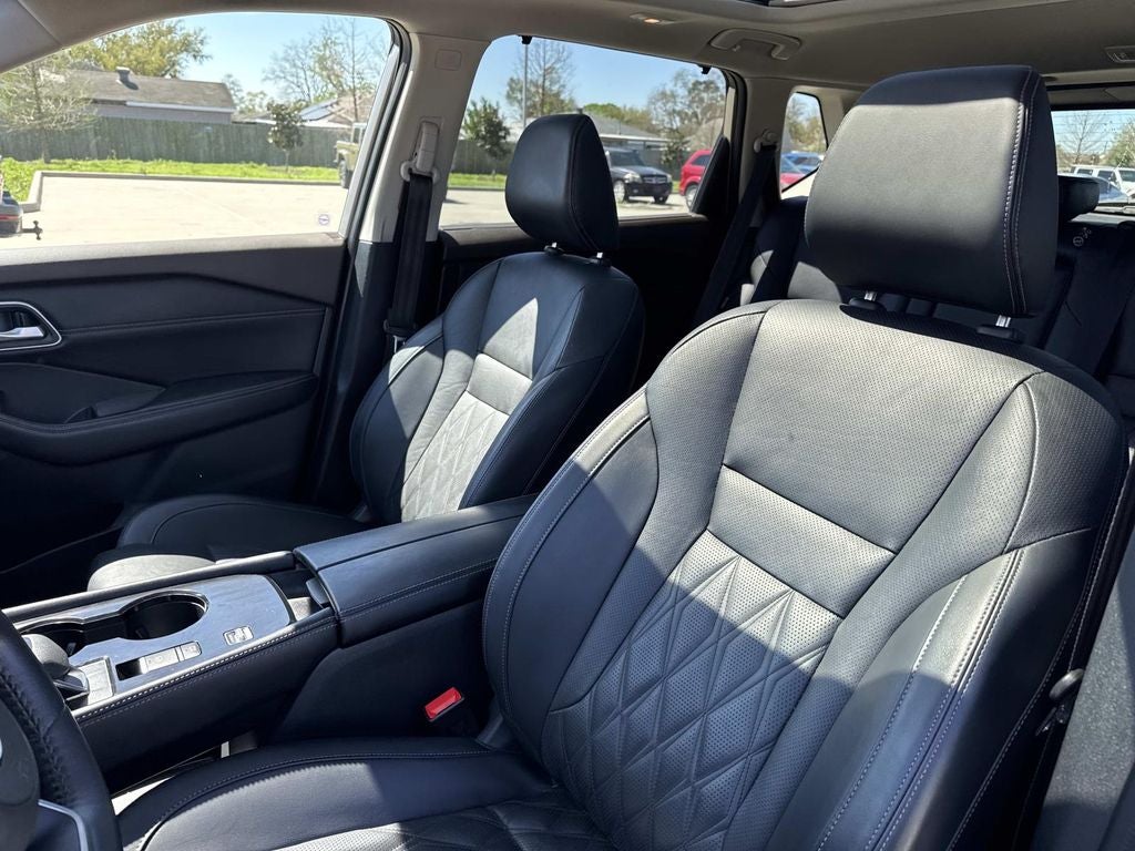 2022 Nissan Rogue Platinum FWD