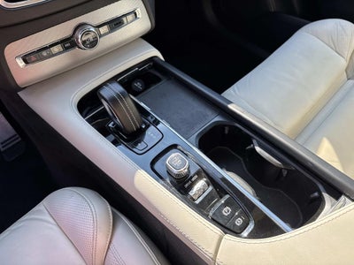 2021 Volvo XC90 Recharge Plug-In Hybrid T8 R-Design 7 Passenger