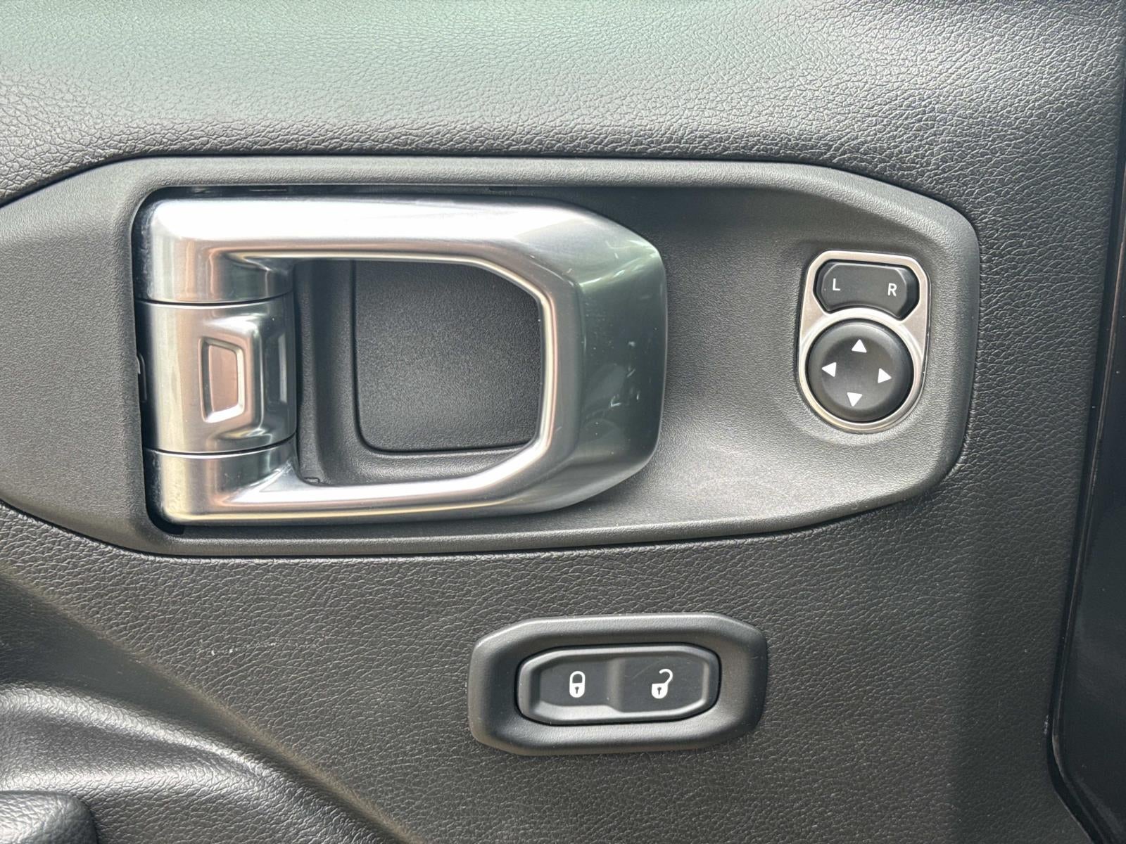 2025 Jeep Wrangler 4-Door Willys 4x4