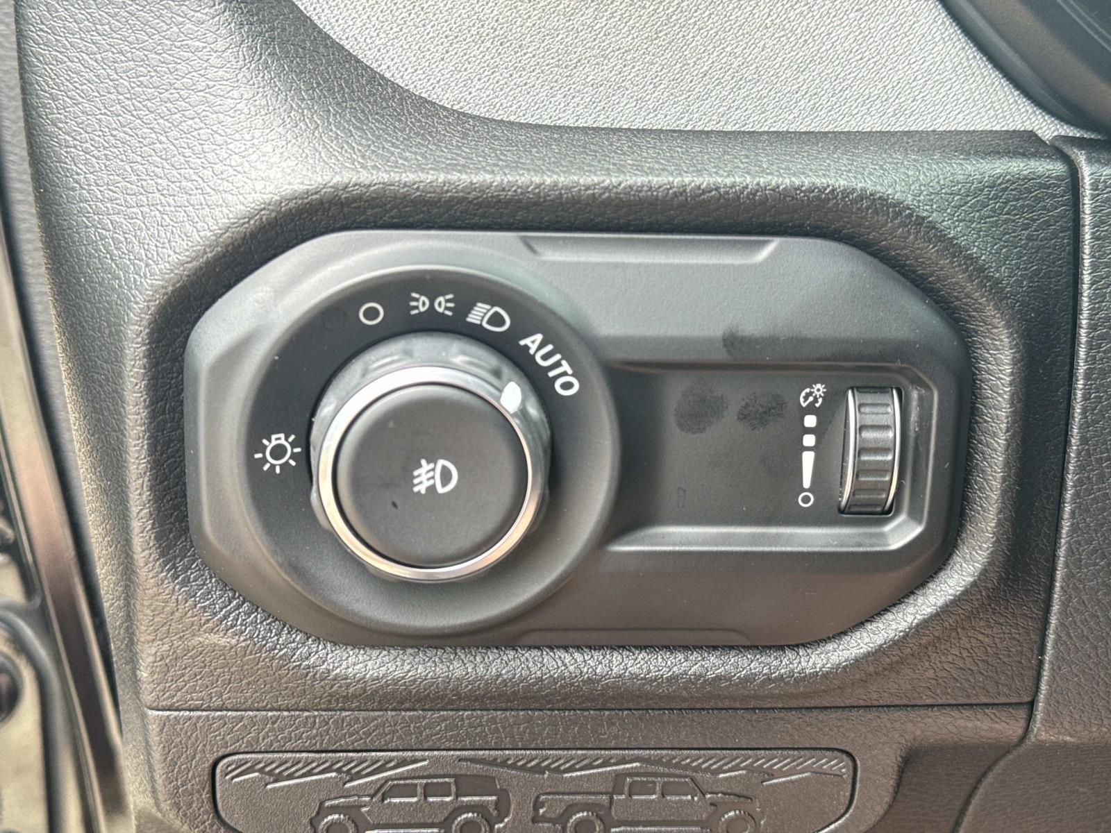 2025 Jeep Wrangler 4-Door Willys 4x4