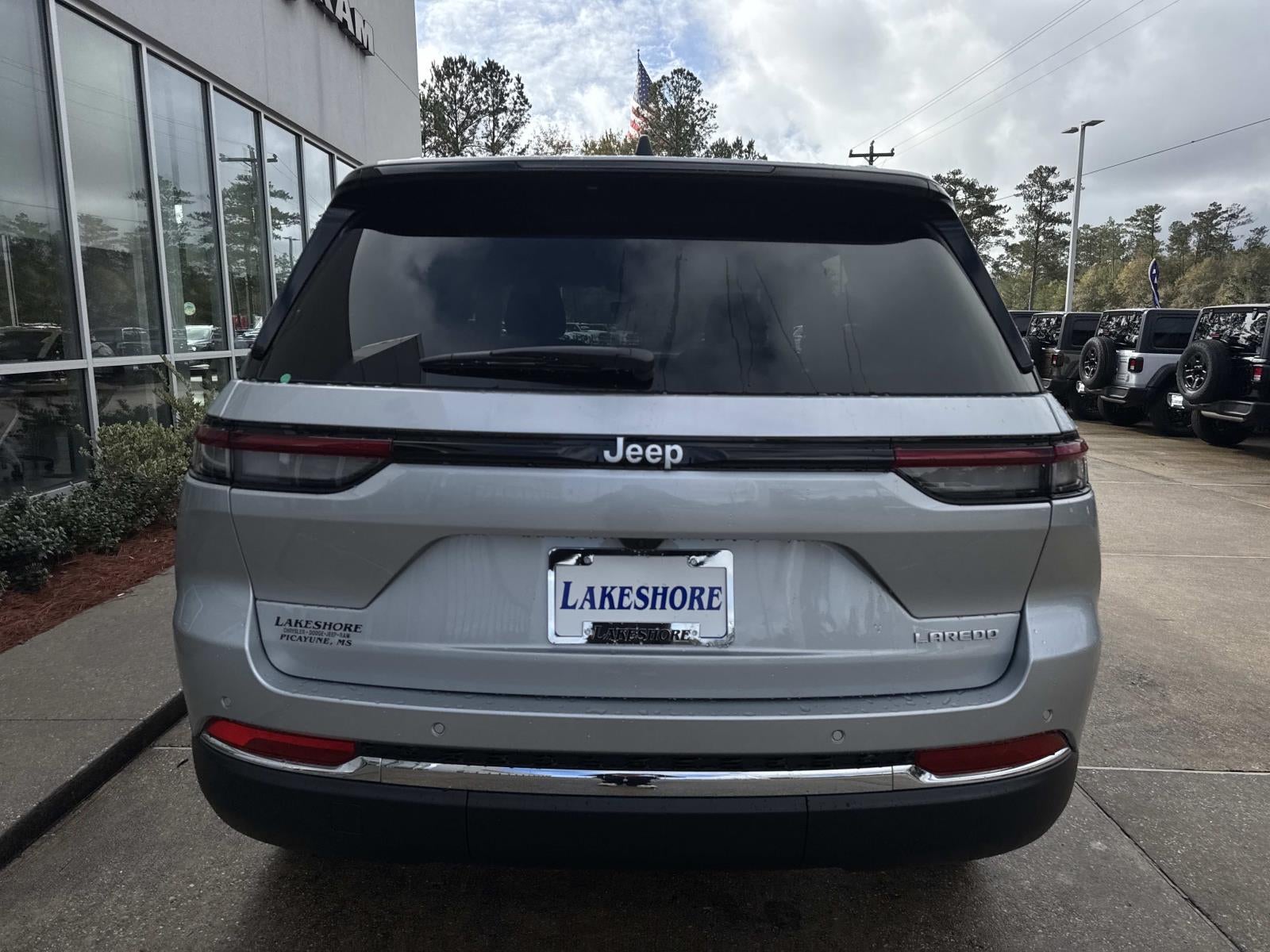 2025 Jeep Grand Cherokee GRAND CHEROKEE LAREDO 4X2
