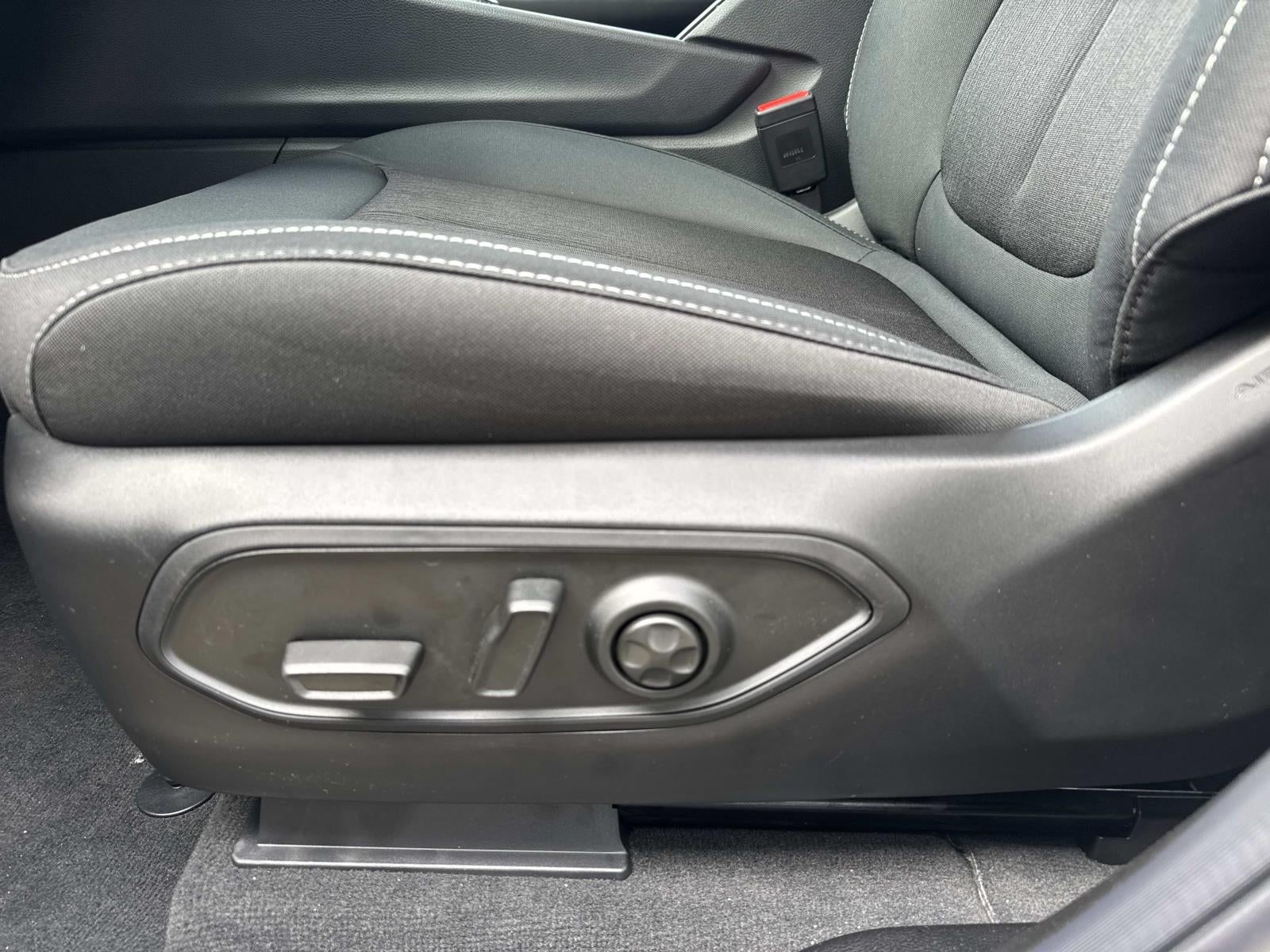 2025 Jeep Grand Cherokee GRAND CHEROKEE LAREDO 4X2