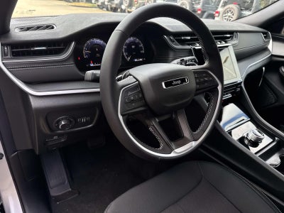 2025 Jeep Grand Cherokee GRAND CHEROKEE LAREDO 4X2