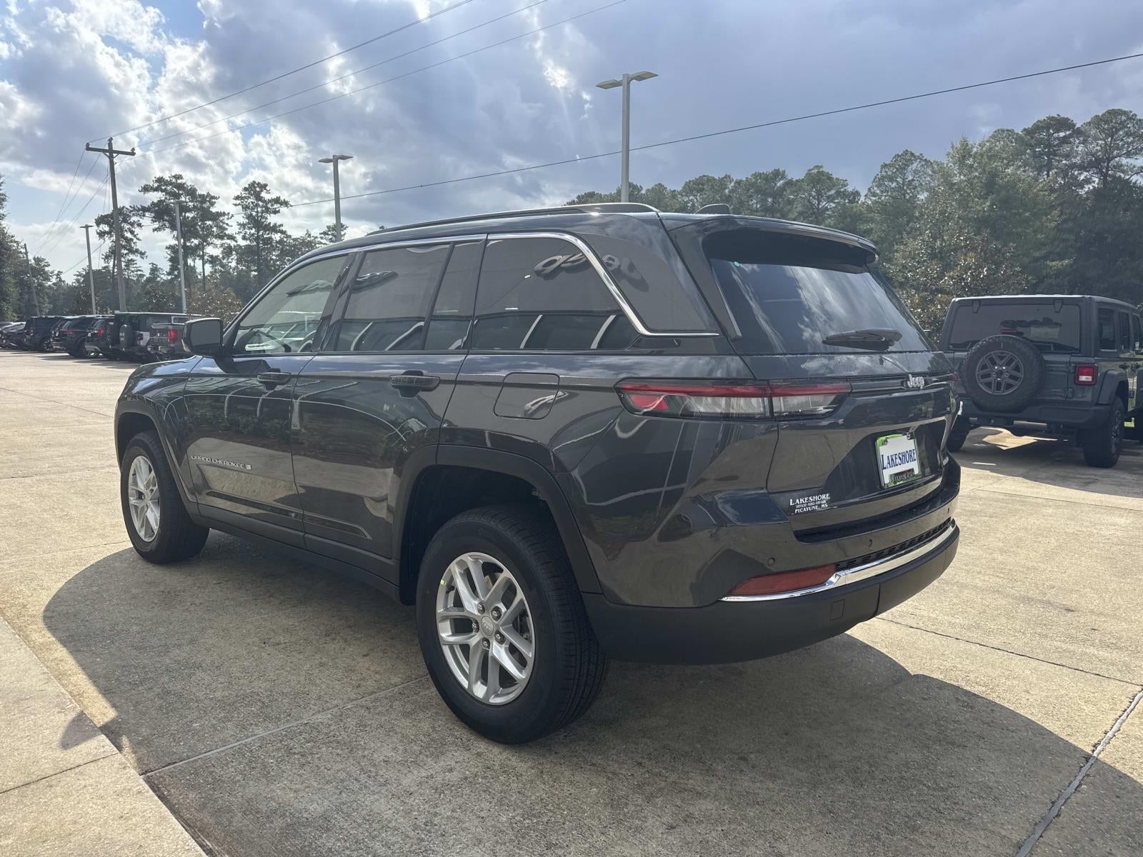 2025 Jeep Grand Cherokee GRAND CHEROKEE LAREDO X 4X2