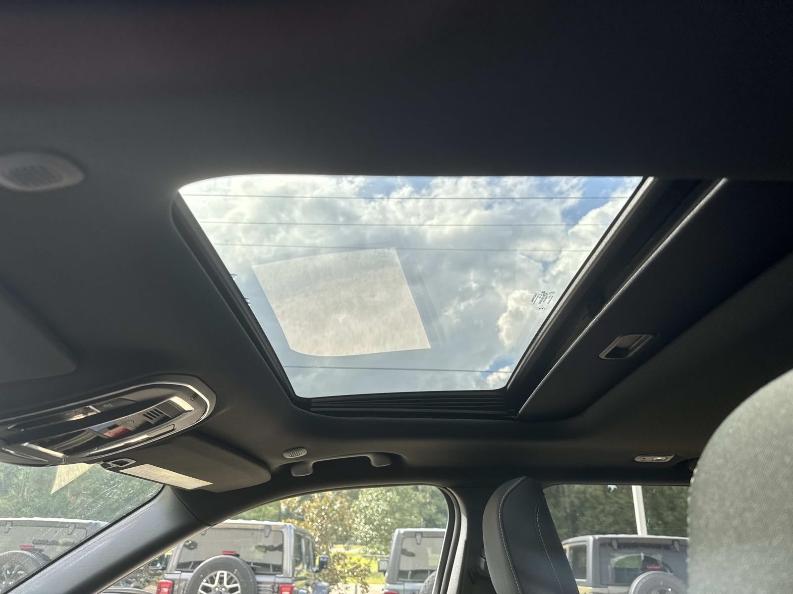 2025 Jeep Grand Cherokee GRAND CHEROKEE LAREDO X 4X2