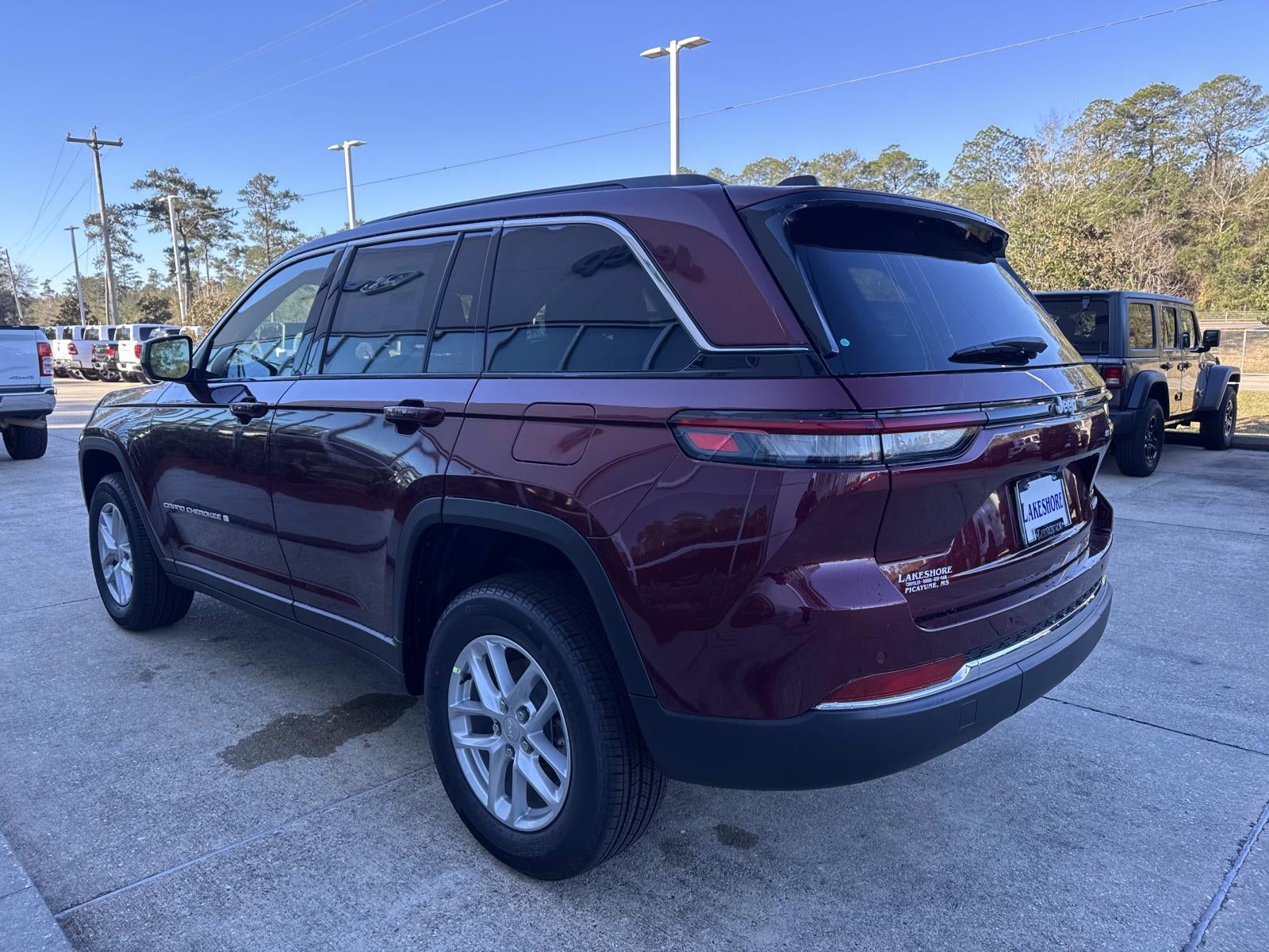 2025 Jeep Grand Cherokee GRAND CHEROKEE LAREDO 4X2