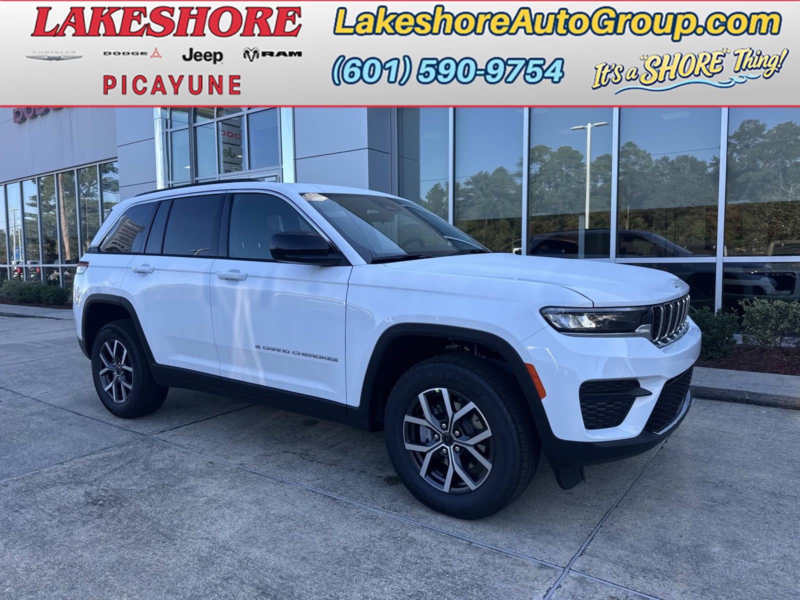 2027 Jeep Grand Cherokee Laredo