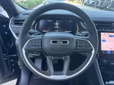 2027 Jeep Grand Cherokee Laredo