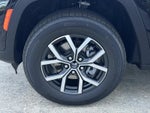 2027 Jeep Grand Cherokee Laredo