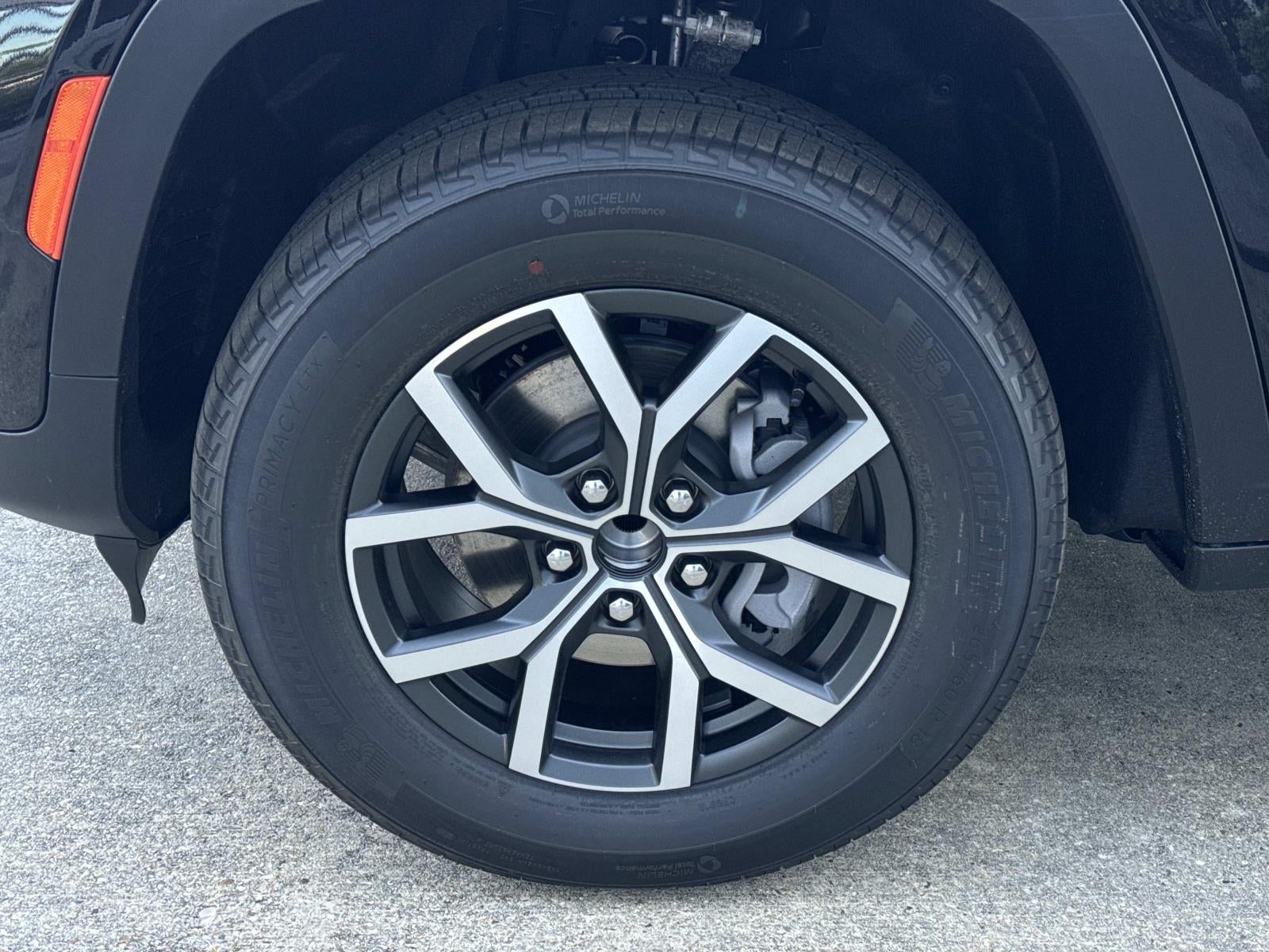 2027 Jeep Grand Cherokee Laredo