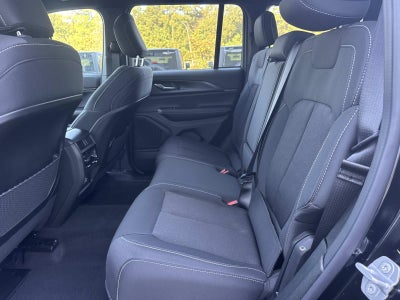 2027 Jeep Grand Cherokee Laredo
