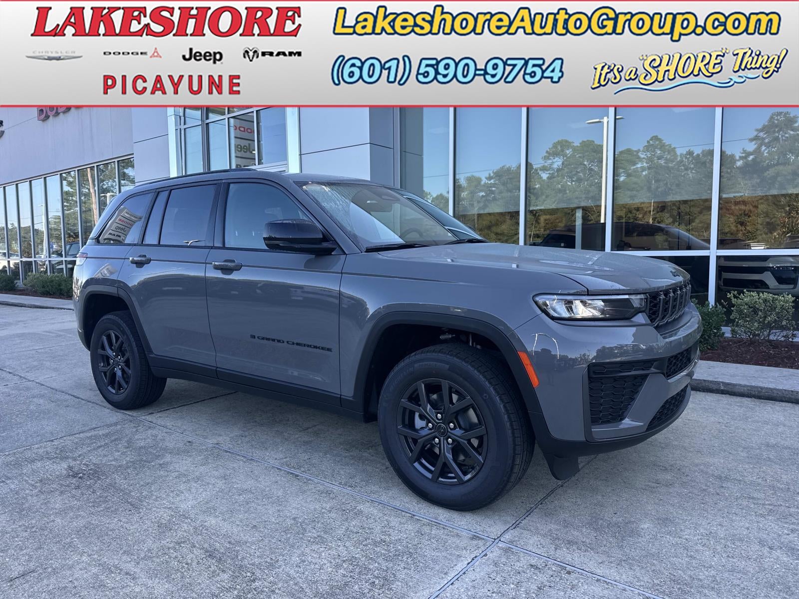2027 Jeep Grand Cherokee Laredo Altitude